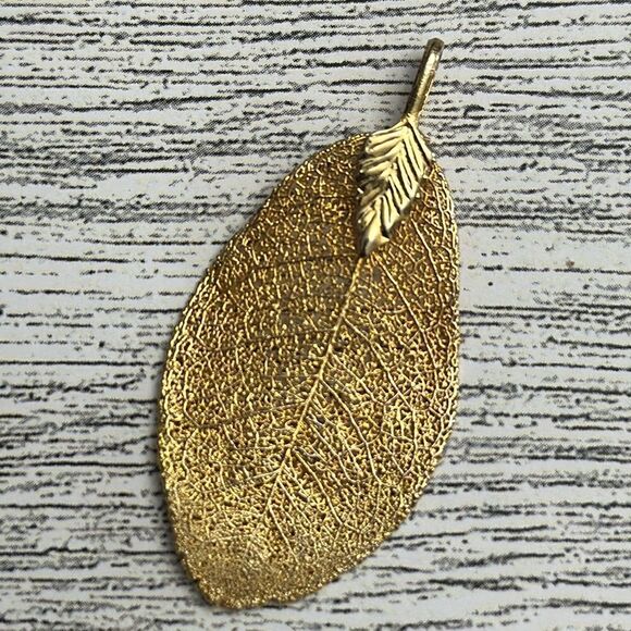 Gold Dipped Aspen Leaf Pendant - Picture 1 of 3